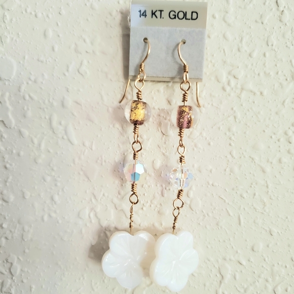 Handmade 14KGF Swarovski crystal & Mother of pearl - Picture 3 of 3